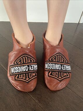 Harley-Davidson Kids Brown & Black Leather Slip-On Slippers with Orange Logo